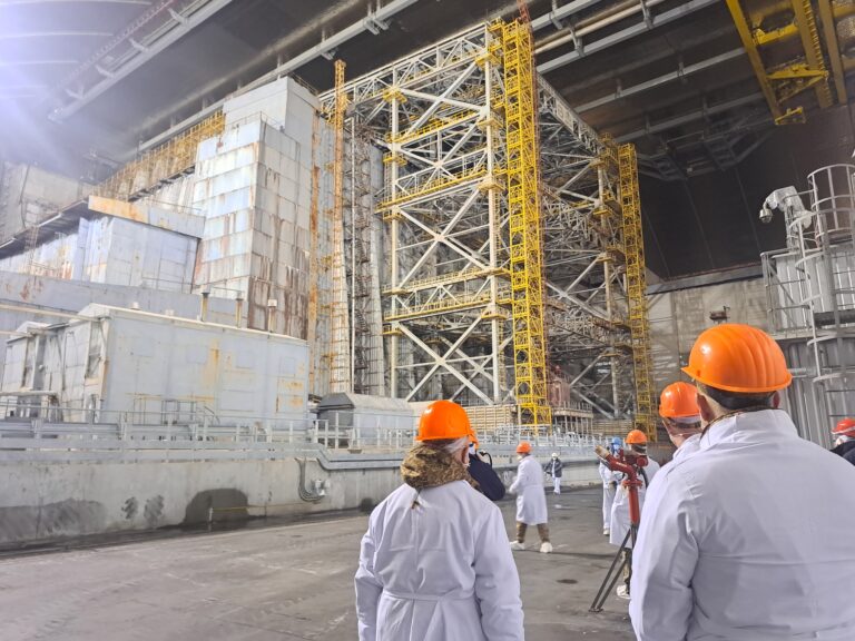 Український стрічка: загиблі та поранені внаслідок взаємних атак