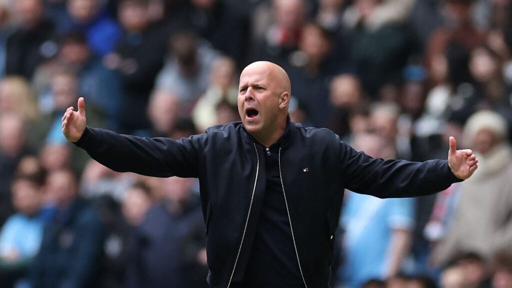 Champions League: Arne Slot steht unter Druck