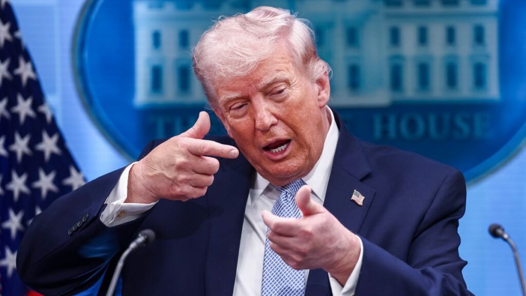 Trump kündigt Bewaffnung von Schiffen im Kontext der Iran-Verhandlungen an