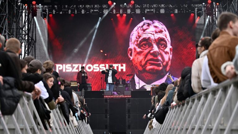 Protestkonzert in Budapest zieht über 100.000 Besucher an