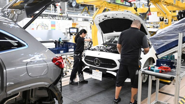 Mercedes-Benz Reports Significant Decline in Sales Figures in China