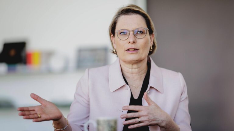 Bundesjustizministerin Hubig kündigt Gesetzentwurf zu Catcalling an