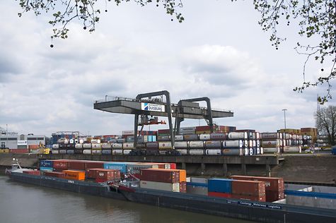 Bundestag debattiert über Stärkung der maritimen Wirtschaft