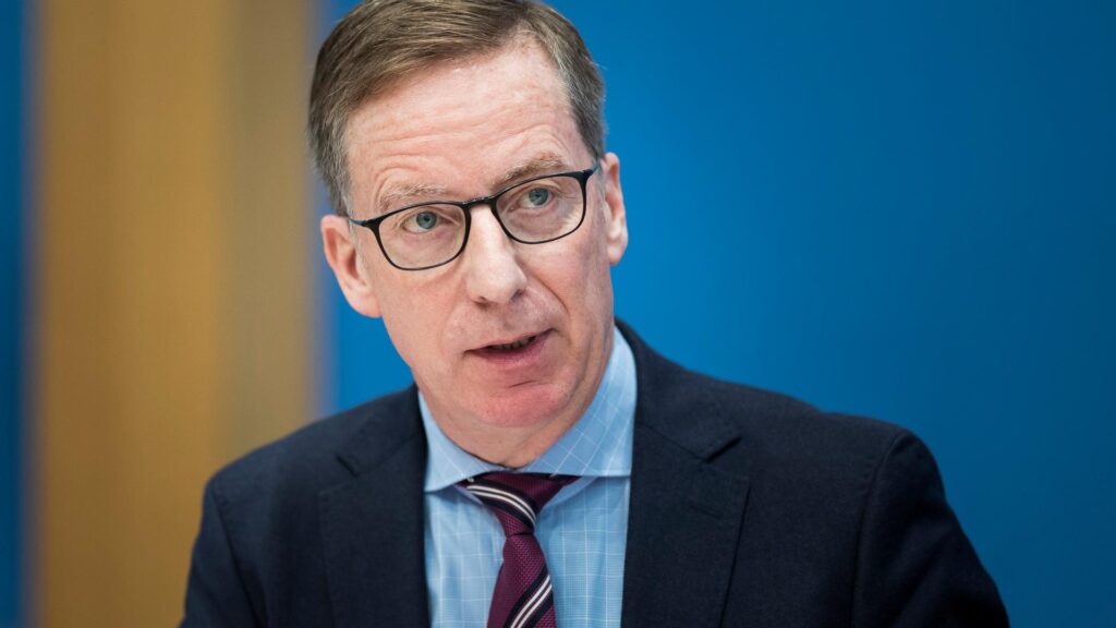 IW-Chef Hüther warnt vor Deckel beim Spritpreis