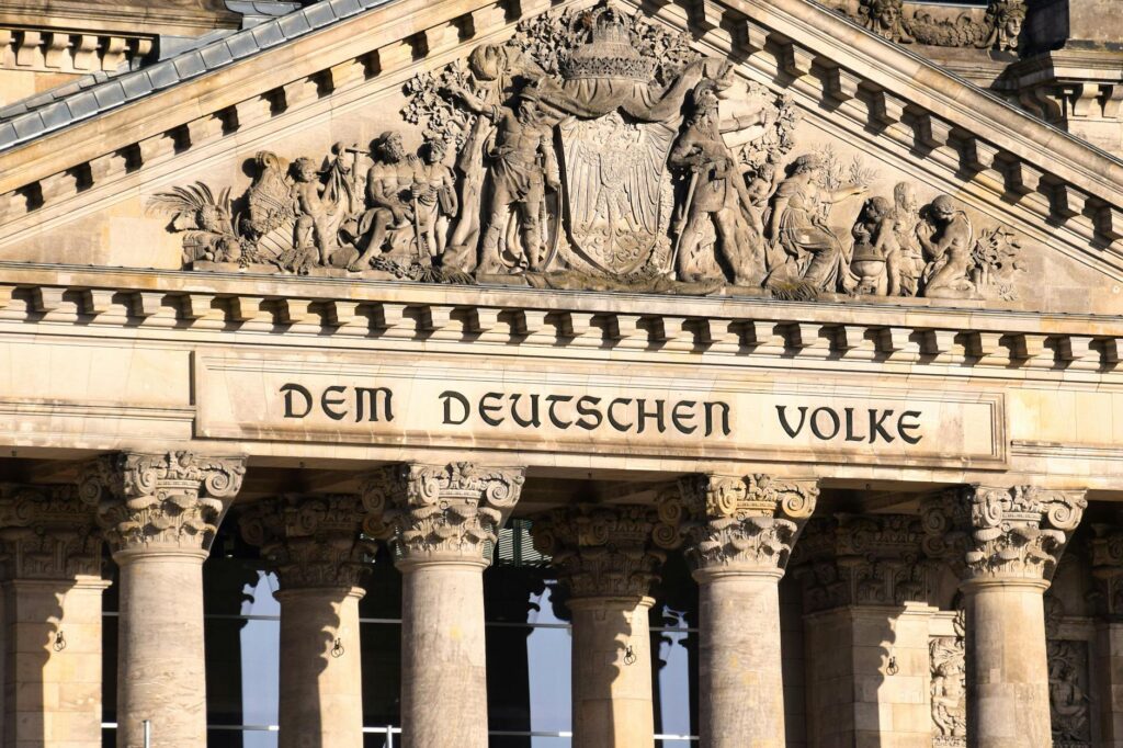 Debatte um Spritpreise: Koalitionspartner in Konflikt