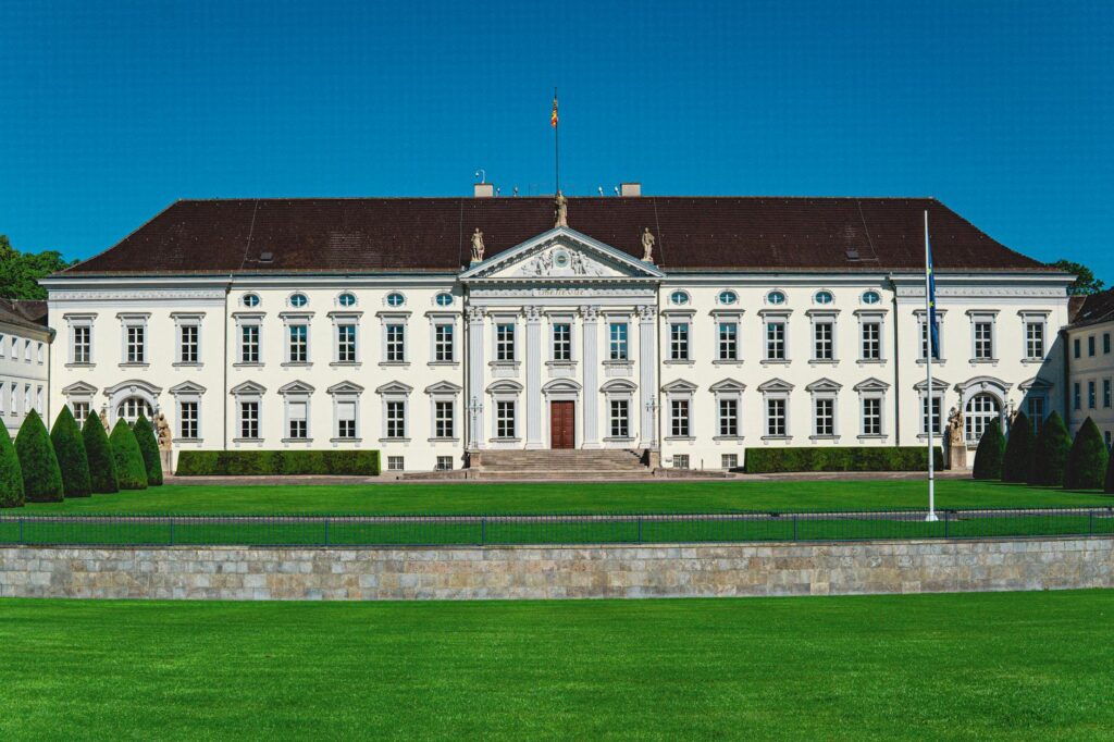 Bayern eröffnet Drohnenkompetenz- und -abwehrzentrum in Erding