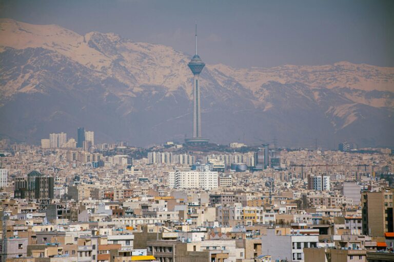 Maximum Demands Ahead of Iran Negotiations in Pakistan