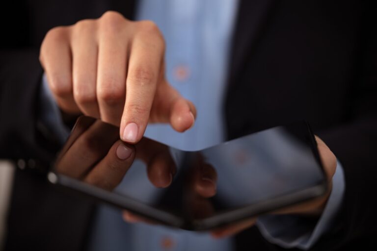 iPhone Ultra: Інформація про ціни, техніку та доступність