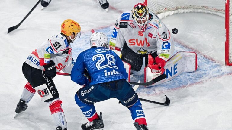 Adler Mannheim erreicht DEL-Halbfinale nach spannender Partie gegen Bremerhaven