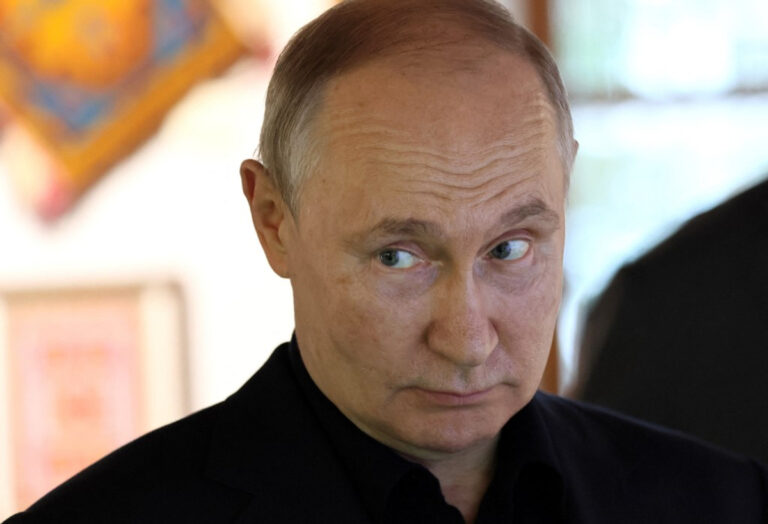Putins Aussagen über Kriegsende als politische Taktik entlarvt