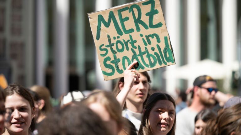 AfD-Werte steigen weiter: Migrationspolitik der Union in der Kritik