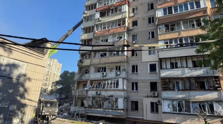 Російський напад на Київ: пошкоджено 11 будівель і 27 автомобілів
