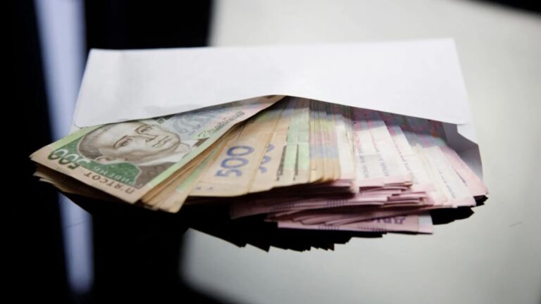 Українські пенсіонери отримують нові щомісячні надбавки в 1300 гривень