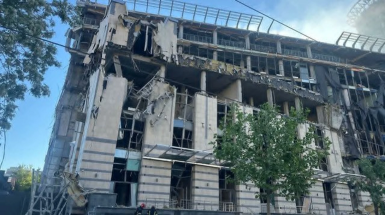 Kyiv: Beschossenes Business-Center Lukjaniwskyj wird teilweise abgerissen
