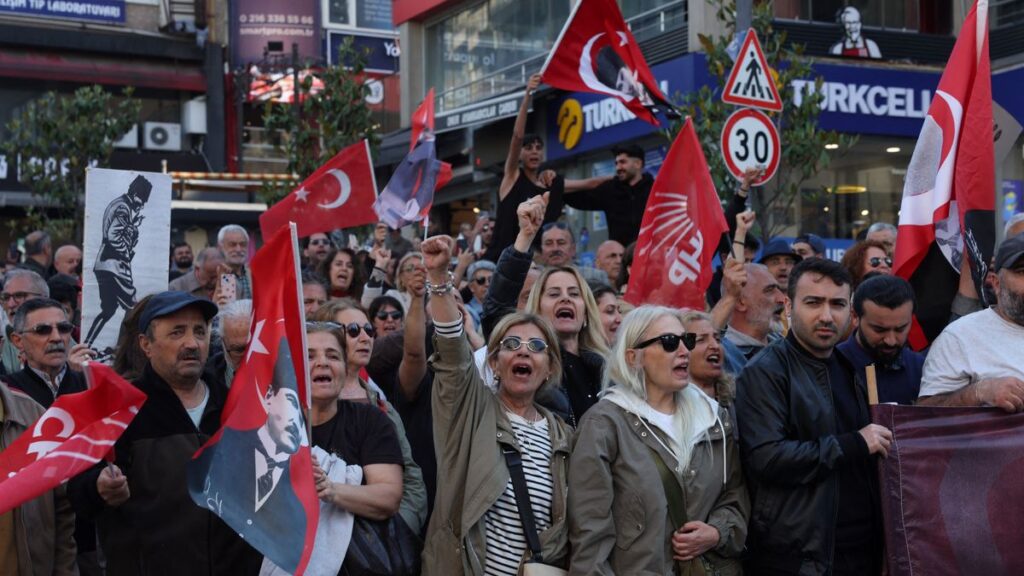 Polizei stürmt CHP-Zentrale in Ankara – Tränengas und Gummigeschosse