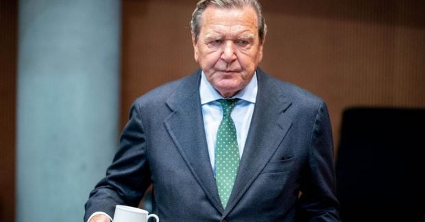 Berlin erwägt Schreders Rolle als Verhandler in Ukraine-Gesprächen