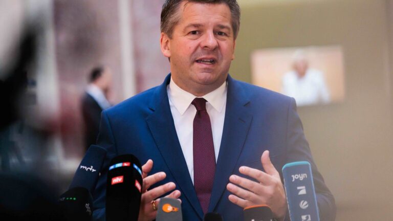 Sachsen-Anhalts Ministerpräsident will Druck auf Bürgergeldempfänger erhöhen