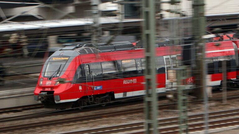 Regionalzug in Oberbayern evakuiert – 300 Passagiere betroffen
