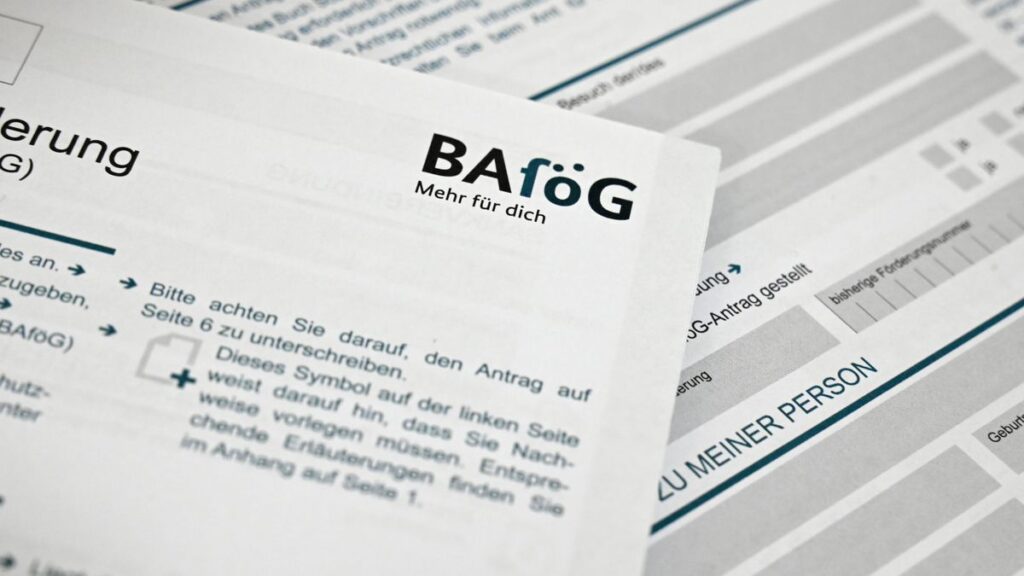 Spahn stellt Bafög-Erhöhung infrage – Studierende empört