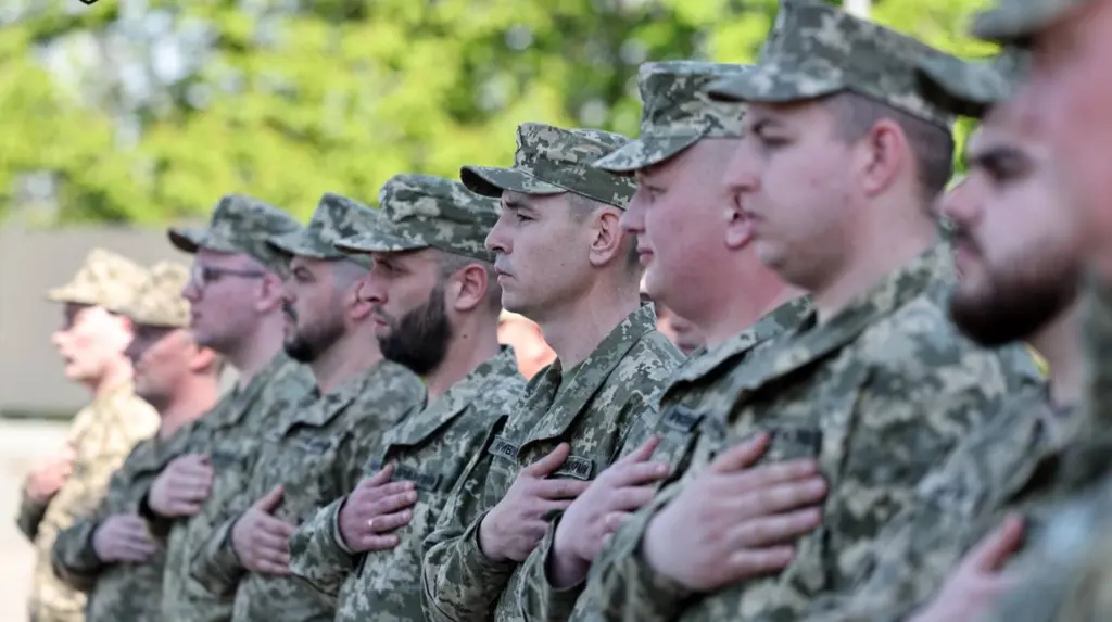Ukrainische Armee reformiert Vertragsbedingungen für Soldaten