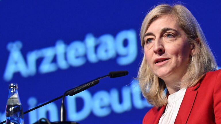 Warken verteidigt Milliarden-Einsparungen als notwendige Zumutung