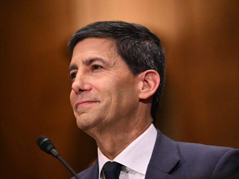 Kevin Warsh als neuer US-Notenbankchef vereidigt