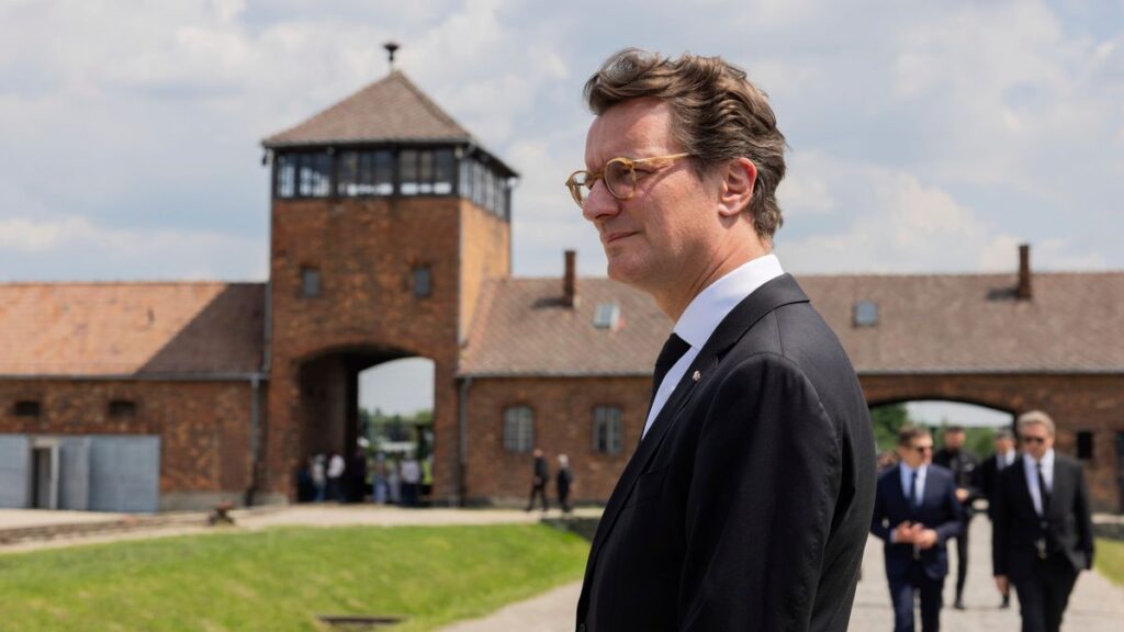 Hendrik Wüst besucht Auschwitz auf Polen-Reise