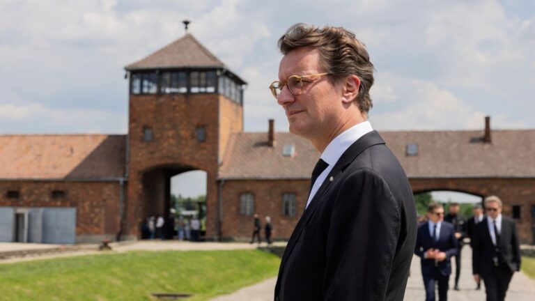 Hendrik Wüst besucht Auschwitz auf Polen-Reise