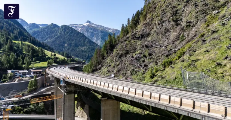 Brennerautobahn A13 gesperrt: Protestaktion legt Verkehr lahm