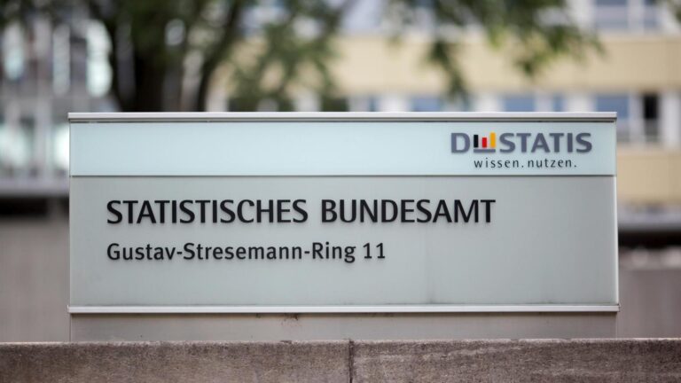 Mehr als jede neunte Person lebt in Deutschland auf zu wenig Wohnraum