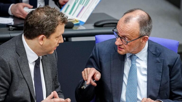 Tagesspiegel: Regierung muss anders mit Bürgern reden, um AfD zu stoppen