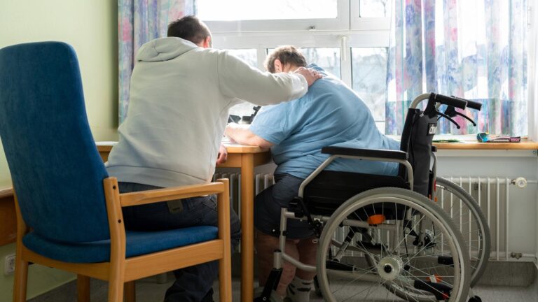 Arbeitgeber wollen Pflegeleistungen an Lebenserwartung koppeln