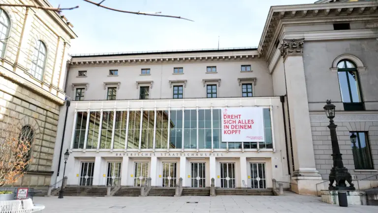 Residenztheater plant 19 Premieren für Spielzeit 2026/27