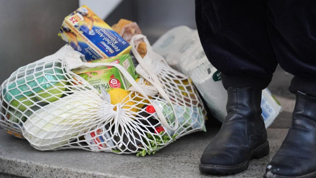 Inflation in Deutschland: Verbraucher sparen und ändern Einkaufsverhalten