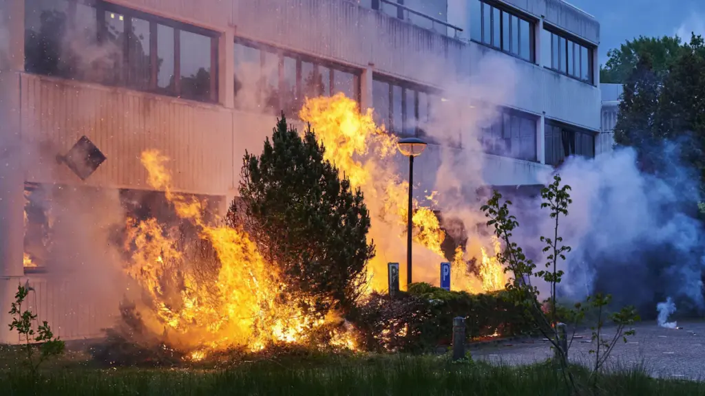 Niederlande: Massive Gewalt gegen Asylunterkünfte eskaliert