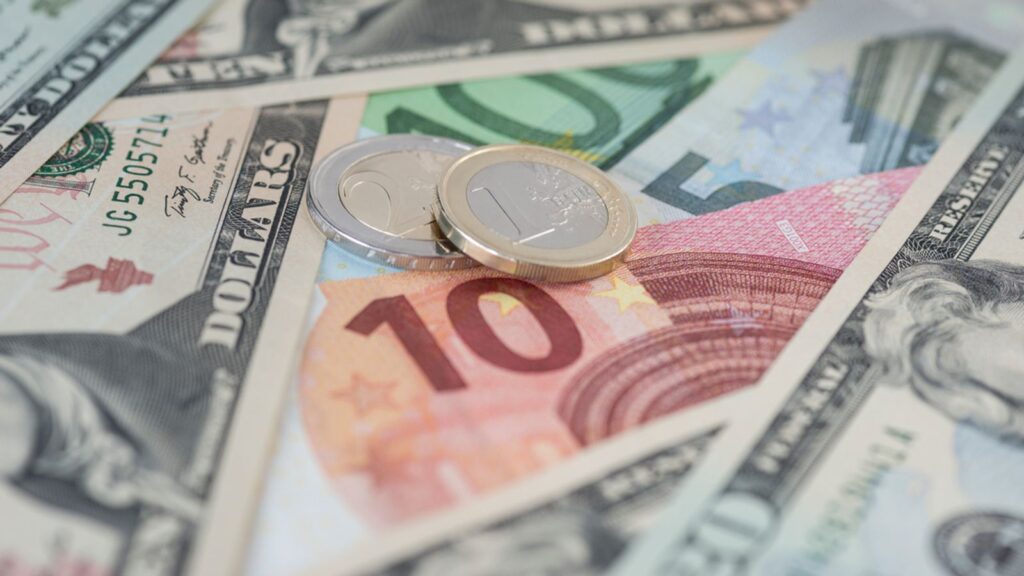 Dollar steigt nach Trumps Ablehnung von Irans Friedensangebot