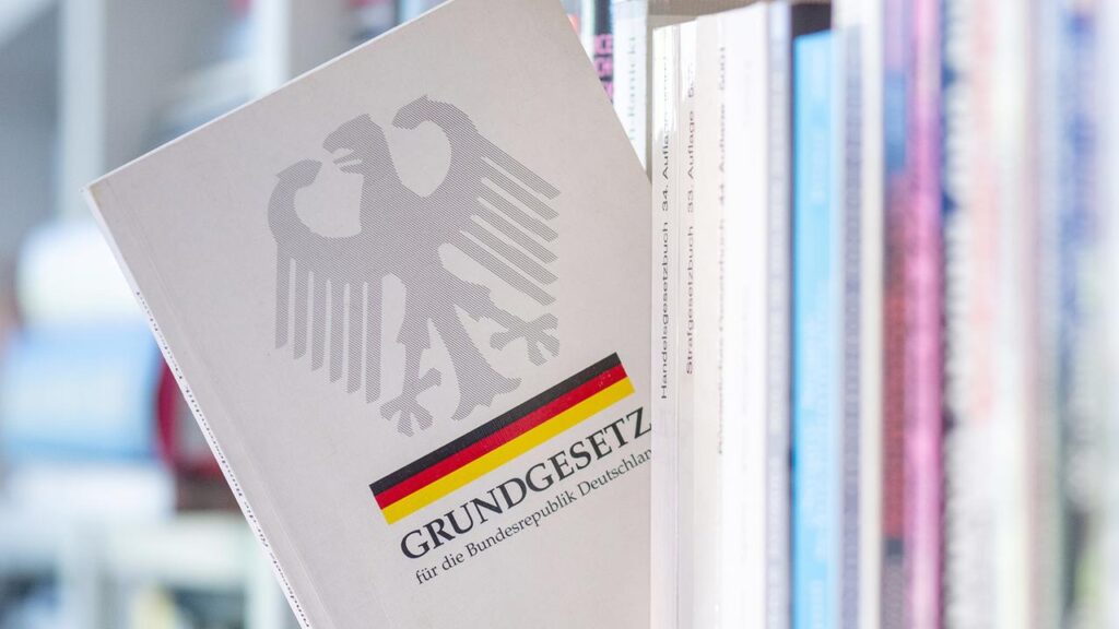 75 Grundgesetz: Wie Deutschlands provisorische Verfassung entstand