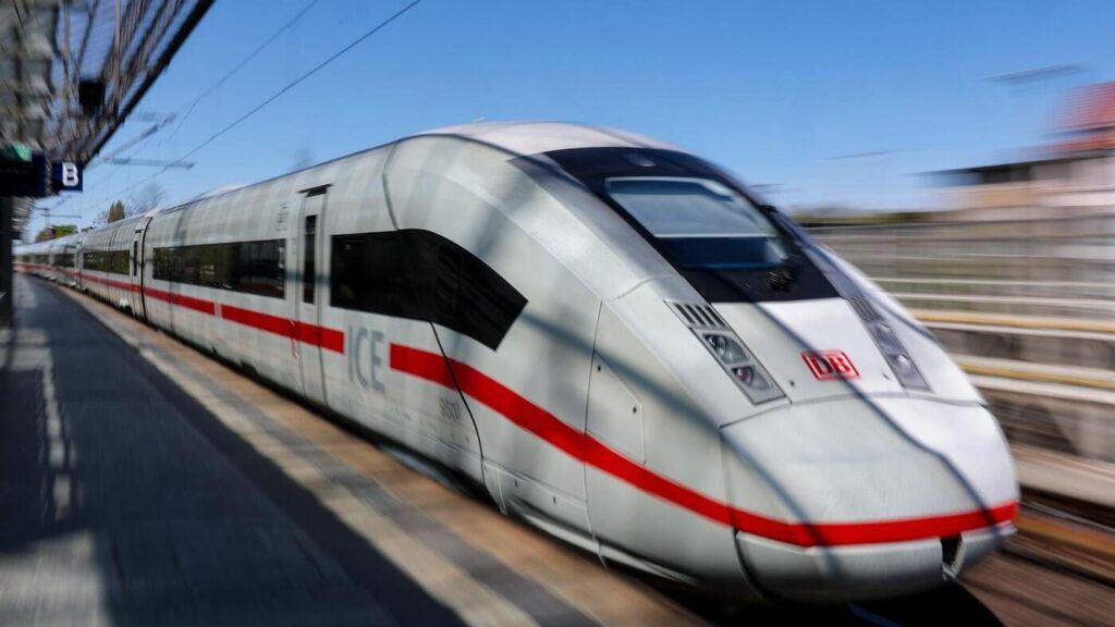 Bahnbrücke bei Ingolstadt beschädigt: Sperrung aufgehoben