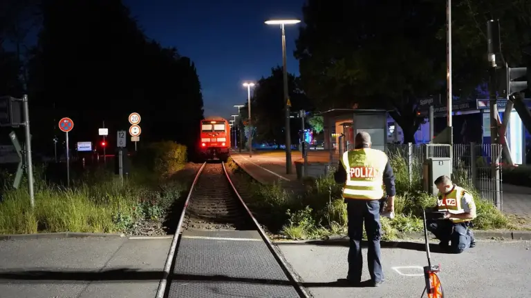Regionalzug erfasst vierjähriges Mädchen am Bodensee