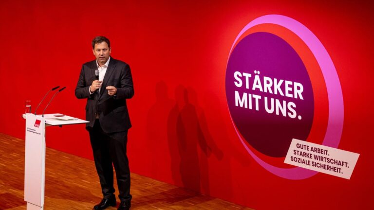 Finanzminister Klingbeil fordert höhere Steuern für Spitzenverdiener