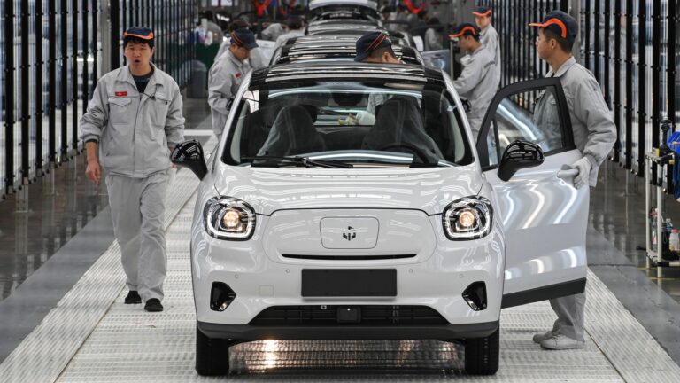 Chinas Automarkt bricht ein – Nachfrage nach Benzinern kollabiert