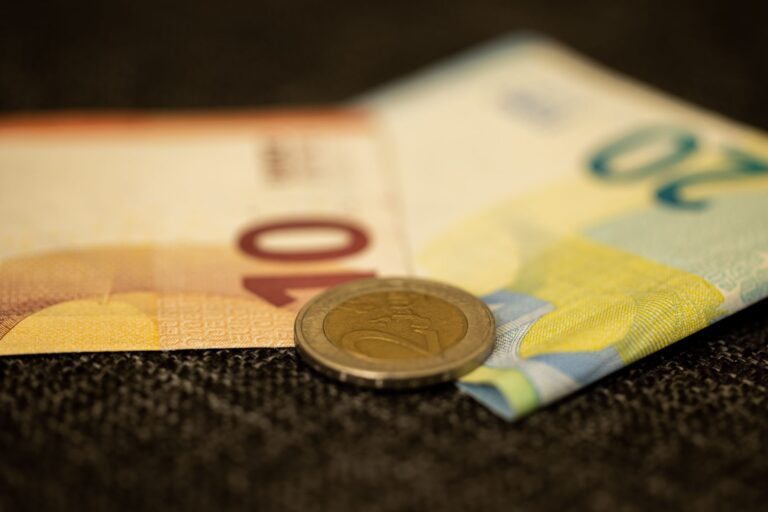 Inflation in Germany: Consumers Save and Change Shopping Behavior