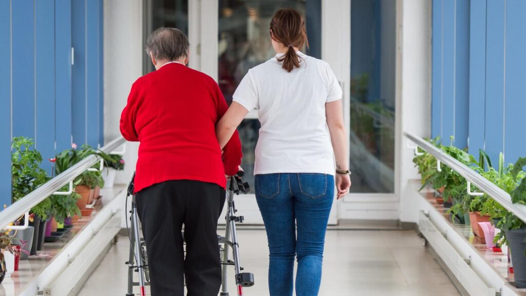 Pflegereform verzögert sich: Kabinett vertagt Entscheidung