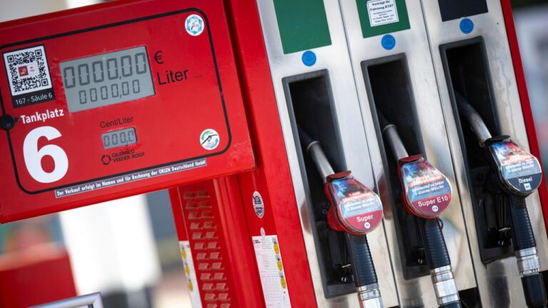 Spritpreise in Deutschland: E10 und Diesel so niedrig wie seit Anfang März