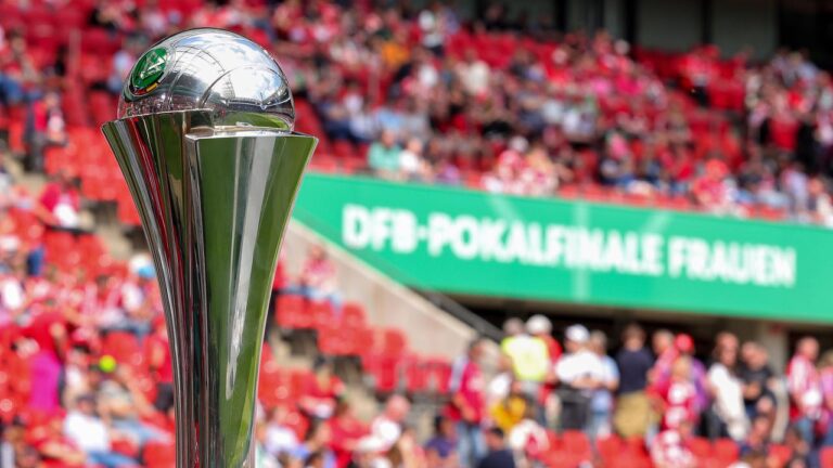 DFB-Pokalfinale der Frauen: Bayern München gegen VfL Wolfsburg