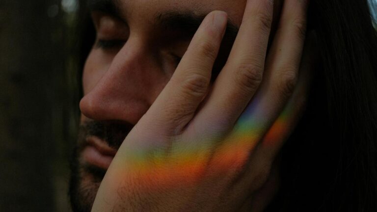 Queerfeindlichkeit: LSVD+ kritisiert Staatsversagen beim Schutz queerer Menschen