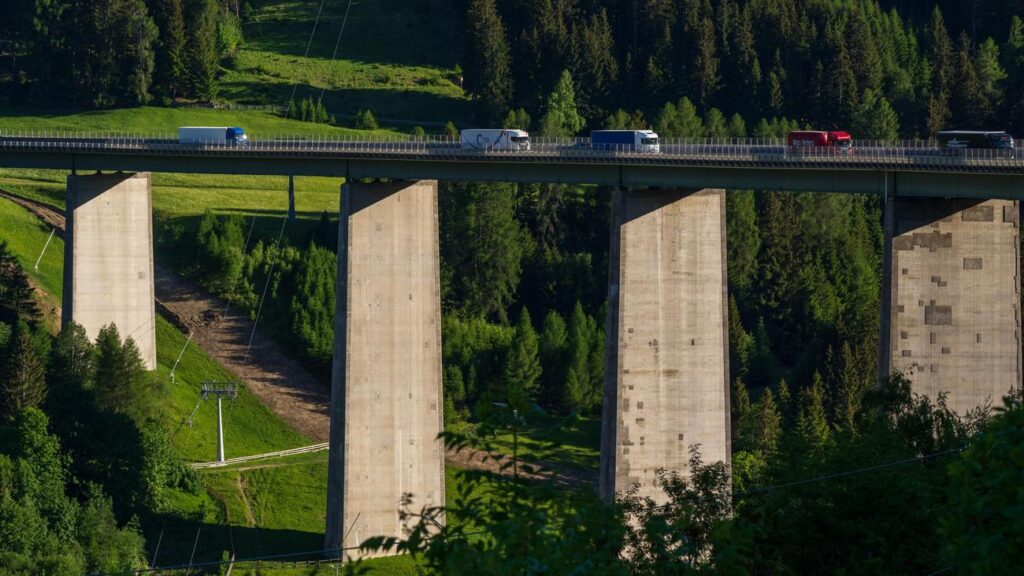Brennerpass gesperrt: Blockade für mindestens acht Stunden