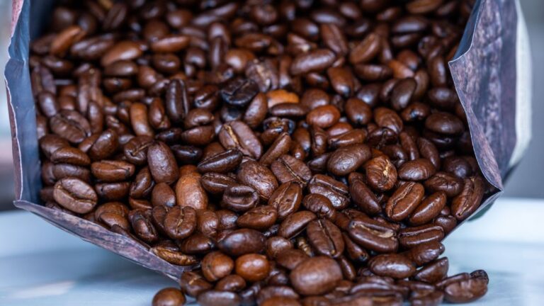 Supermärkte senken Preise für Markenkaffee