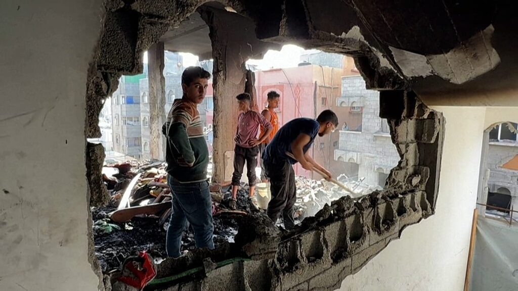 Gaza-Stadt: Luftangriff trifft Wohnung, schwere Zerstörung