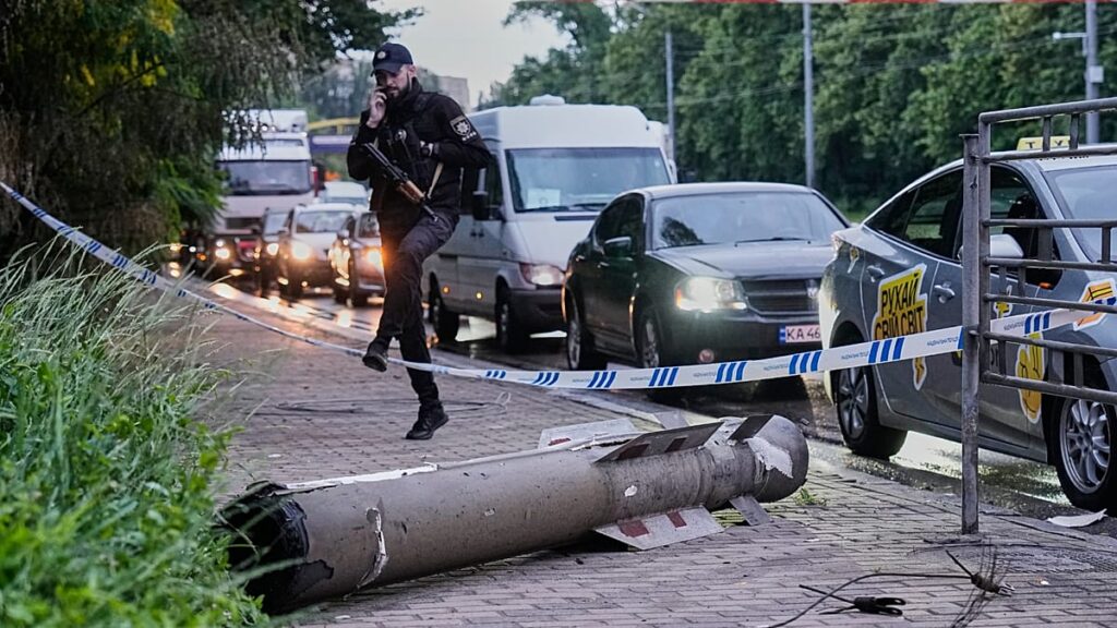 Massive russische Raketenangriffe auf Kyjiw am 15. Juni